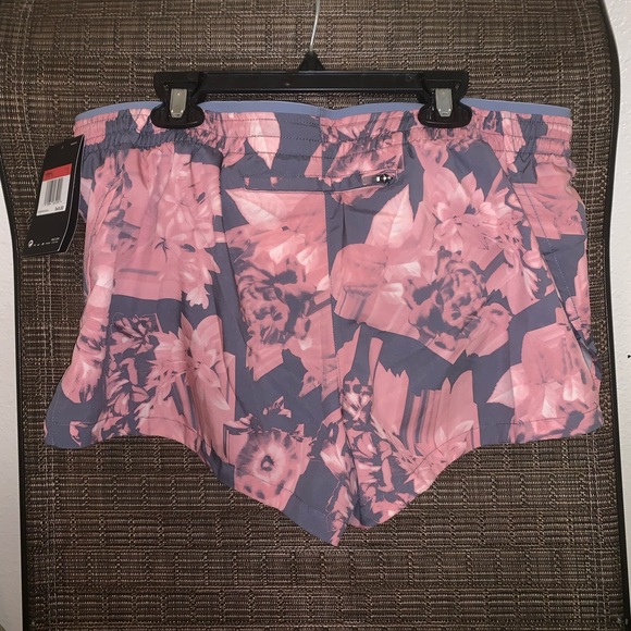 NWT NIKE PRINTED 3” SHORTS Floral Size L - Picture 2 of 2